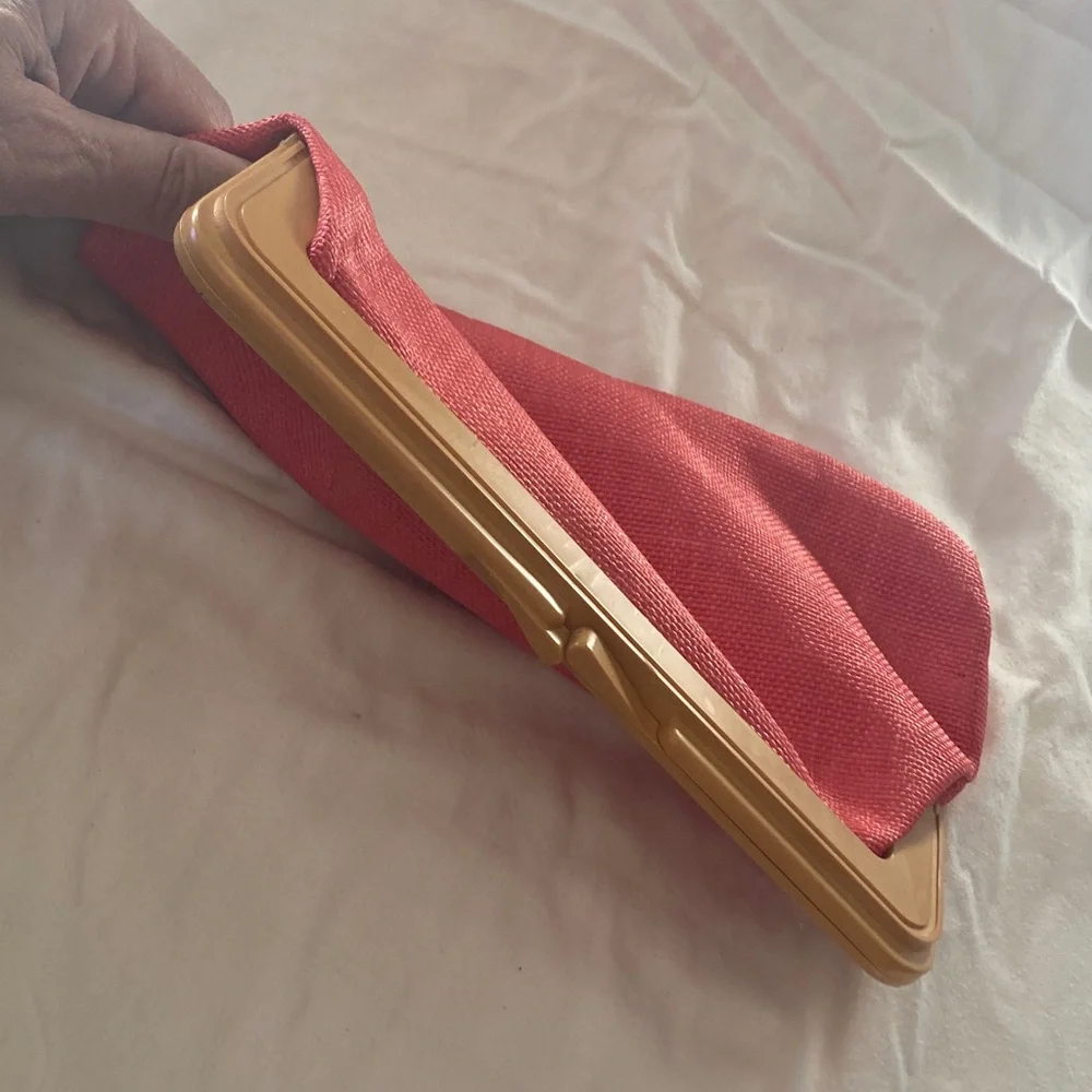 Vintage Straw? Woven Coral Clutch Bag - Picture 3 of 5